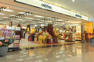 Khám phá cửa hàng miễn thuế lớn nhất sân bay quốc tế Tân Sơn Nhất